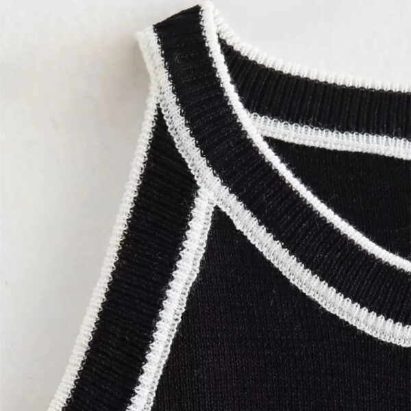 Sculpted Knit Sleeveless Patchwork Crop Top