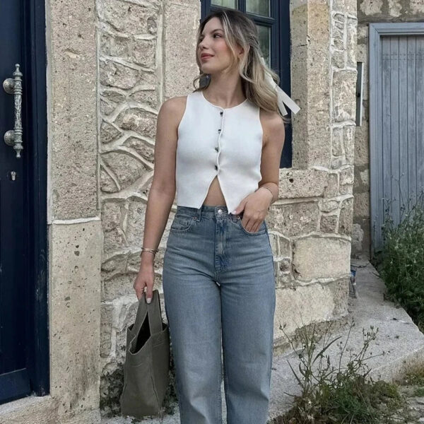 Knit Buttoned Cropped Vest