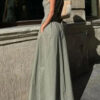 Sleeveless Pleated Midi Dress with Zipper Detail – A-Line Bodycon Silhouette Sleeveless Pleated Midi Dress with Zipper Detail – A-Line Bodycon Silhouette