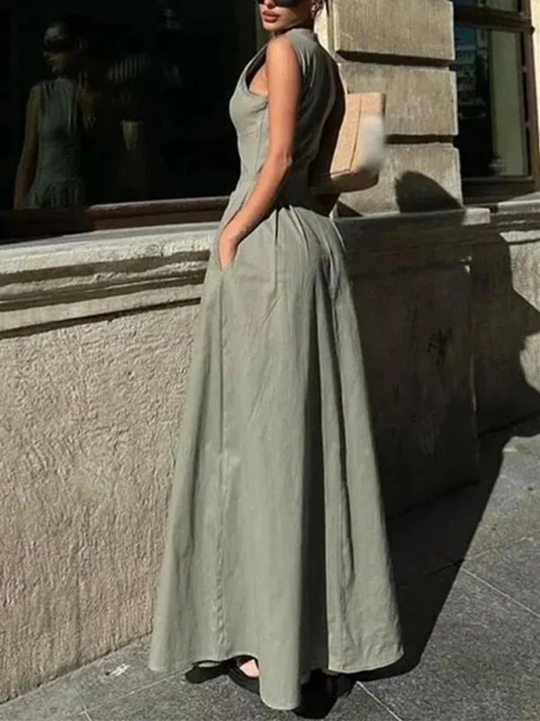 Sleeveless Pleated Midi Dress with Zipper Detail – A-Line Bodycon Silhouette Sleeveless Pleated Midi Dress with Zipper Detail – A-Line Bodycon Silhouette
